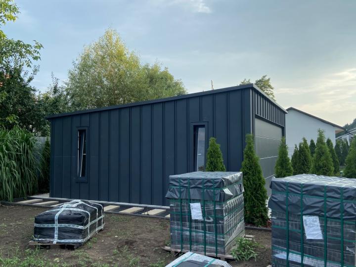 Garaż z blachy na rąbek 6x6 w Rzeszowie